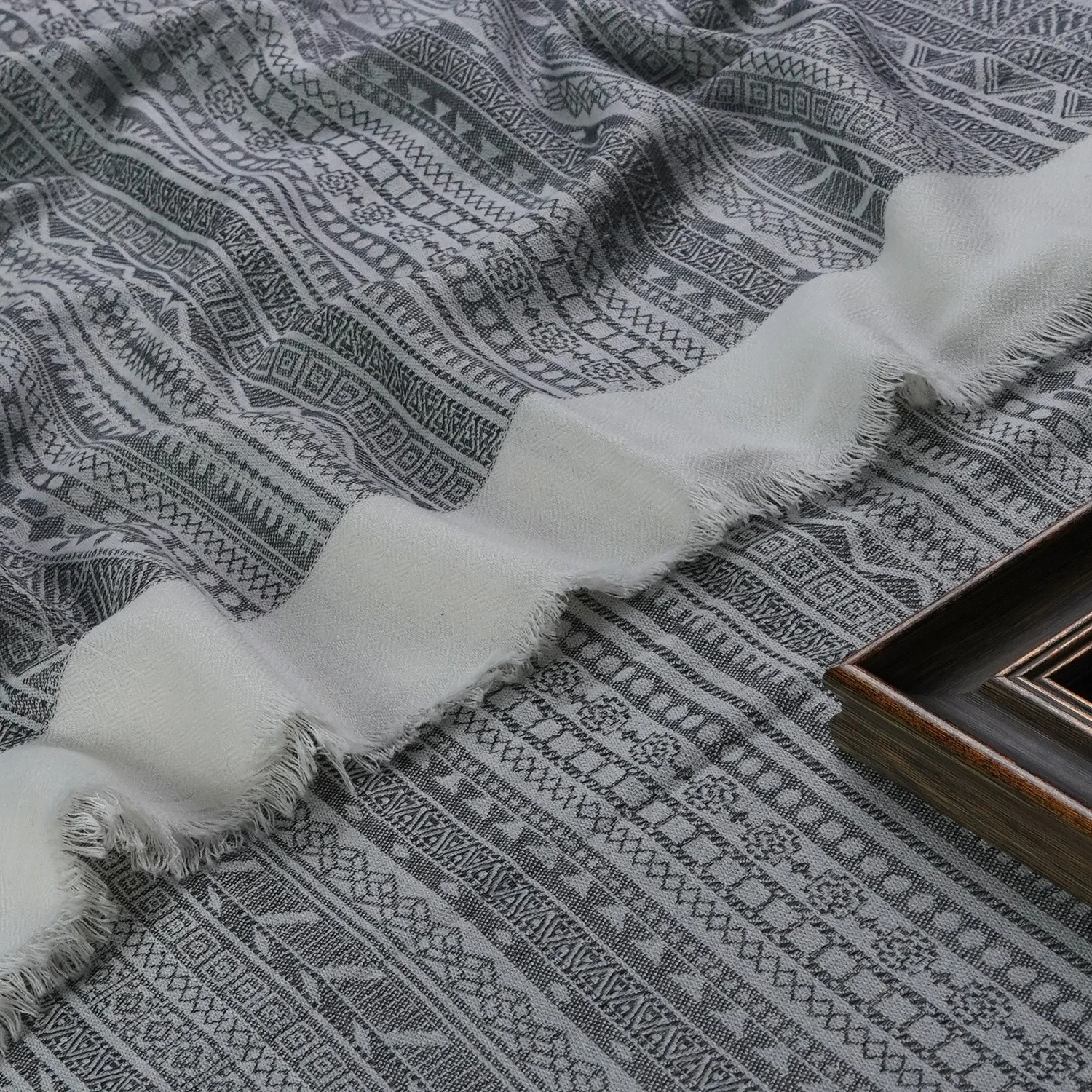 Classic Kani Craft Pashmina Shawl – Traditional Silver Charcoal